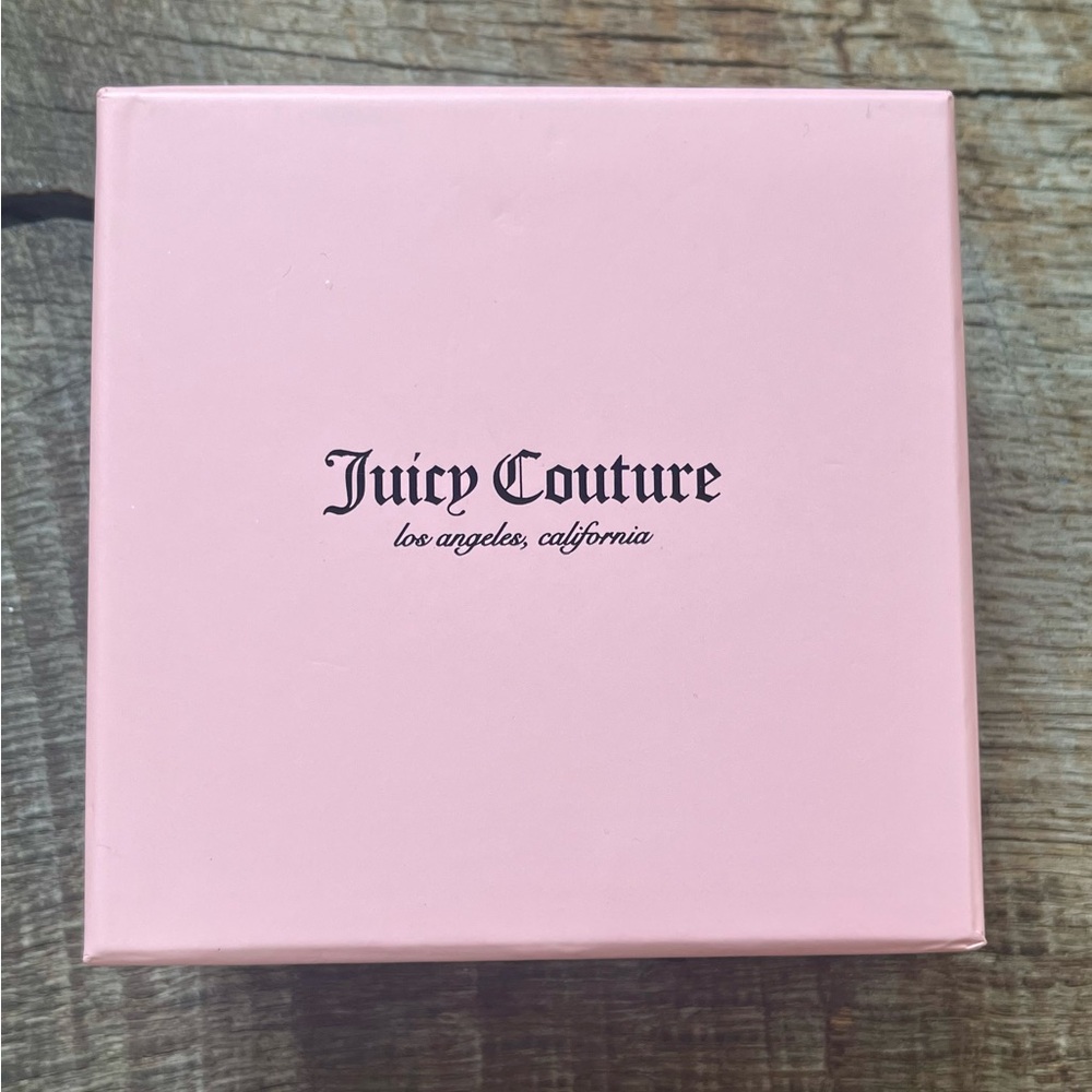 Juicy Couture Gold Rhinestone Heart Bracelet, NIB - Picture 3 of 3